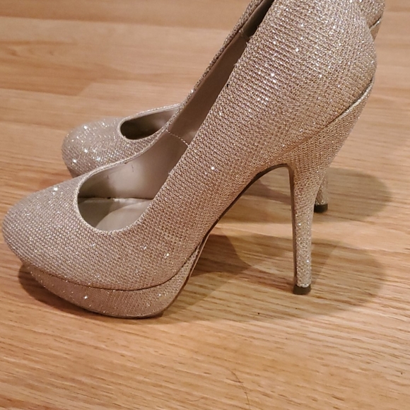 🎇🎇 Rose gold sparkly heels - Picture 3 of 3